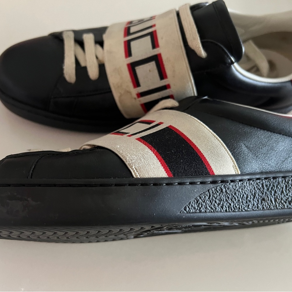 Gucci shoes men size 8 but fits like 9.5